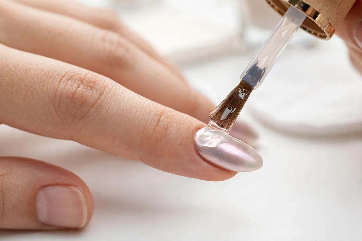 Hailey Bieber Nails: Every Iconic Look, 2022–2026 17 Hailey Bieber Nails