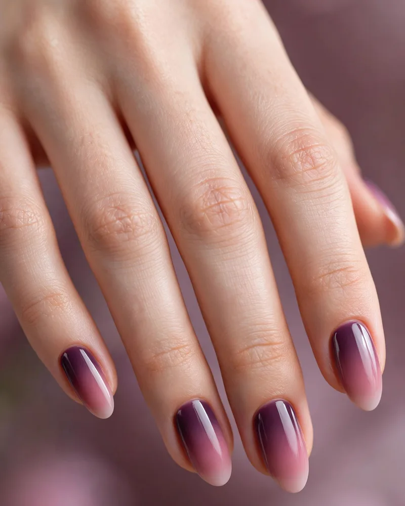 Two Tone Ombré Nails: 20 Color Combos, DIY Guide & Tips 19 two tone ombre nails